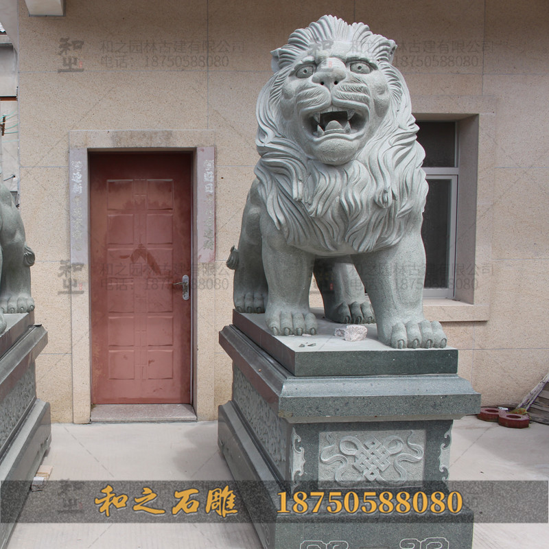 青石石獅子